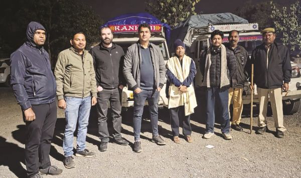 ओडिशा से अवैध धान परिवहन, दो पिकअप जब्त