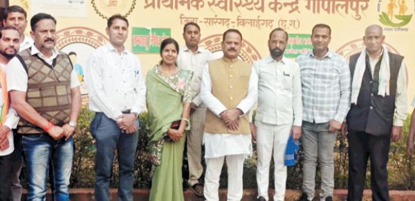 जिपं अध्यक्ष ने किया पीएचसी गोपालपुर का निरीक्षण