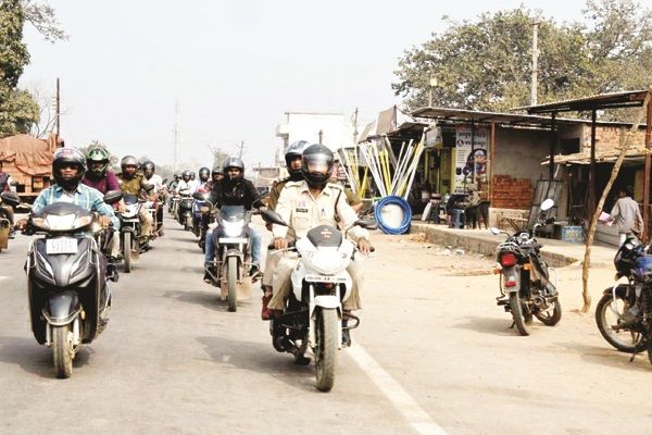 जागरूक करने एमएमसी जिले में निकली हेलमेट बाइक रैली