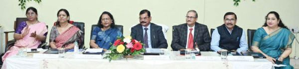 गल्र्स कॉलेज में राष्ट्रीय संगोष्ठी शुरू, शोध पत्र भी प्रस्तुत