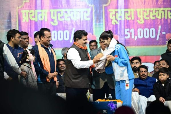 साउथ एशियन बॉल बैडमिंटन चैंपियनशिप में कवर्धा की रिया को स्वर्ण पदक