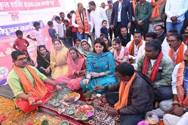 पंडरिया में गांव-गांव तक पहुंच रही पक्की सडक़ें