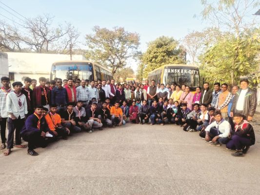 नांदगांव की रोवर रेंजर दल जंबूरी रवाना