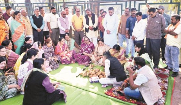 विधायक और महापौर ने किया 49.61 लाख के सडक़ डामरीकरण का भूमिपूजन