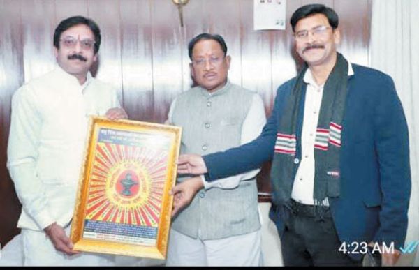 राष्ट्रीय आईटी सेल प्रभारी  ने दिल्ली तक पहुंचाई कर्मचारियों की मांग