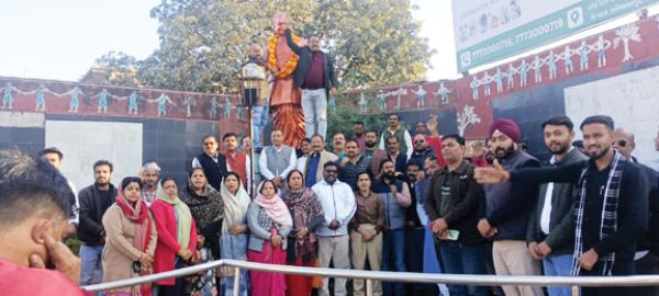  लरंग साय की पुण्यतिथि पर दी श्रद्धांजलि, किया याद