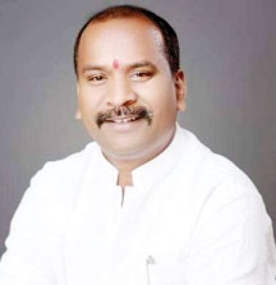 कलेक्टर पर आरोप, पीएम से लेकर सीएम तक पहुंची शिकायत