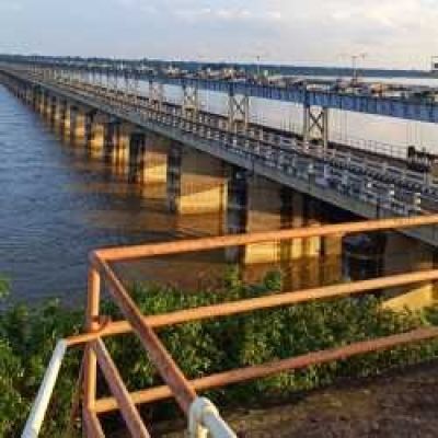 जल जीवन मिशन का मल्टी विलेज स्कीम: महानदी किनारे बसे 48 गांवों का ग्राउंड वाटर लेवल कम, बोर-हैंडपंप दे रहे जवाब