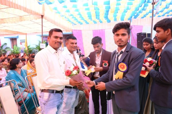 दीपशिखा विद्यालय में वार्षिकोत्सव-पुरस्कार वितरण समारोह