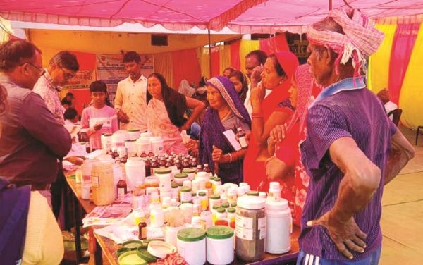 कोलिहापुरी में नि:शुल्क आयुष चिकित्सा शिविर