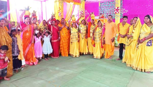 कलश यात्रा  के साथ भागवत कथा शुरु