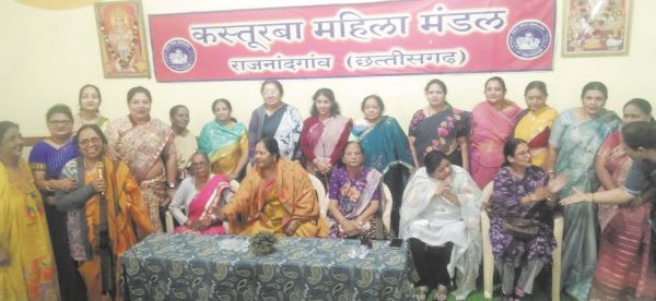 कस्तूरबा महिला मंडल में बिखरी नववर्ष की छटा