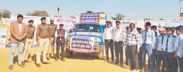 यातायात पुलिस का जागरूकता अभियान