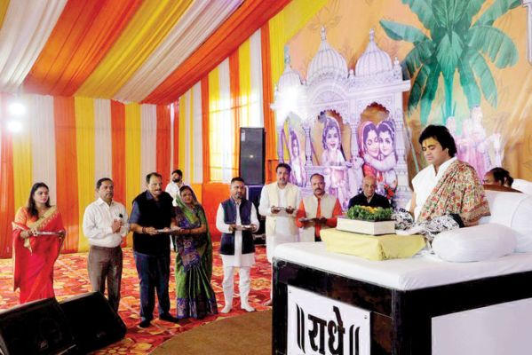 श्रीमद् भगवद् हमें सिखाती है कि जुआं, शराब, नारी, मांसाहार और बेईमानी के धन से दूर रहना चाहिए