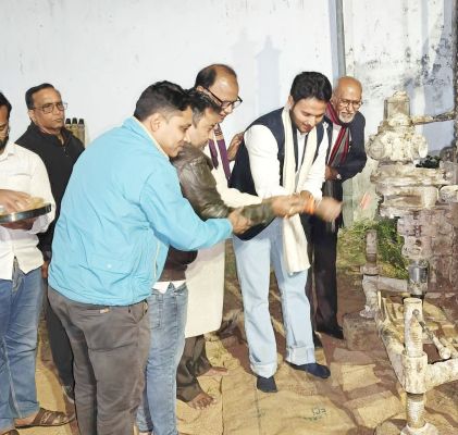 पालिका अध्यक्ष ने किया बोर खनन का शुभारंभ