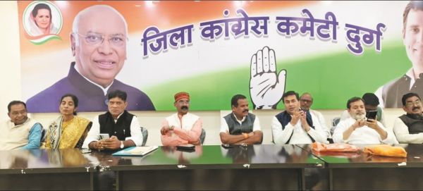 मोदी सरकार ने श्रमिकों-ग्रामीणों से काम का अधिकार छीना है-कुंवर सिंह निषाद