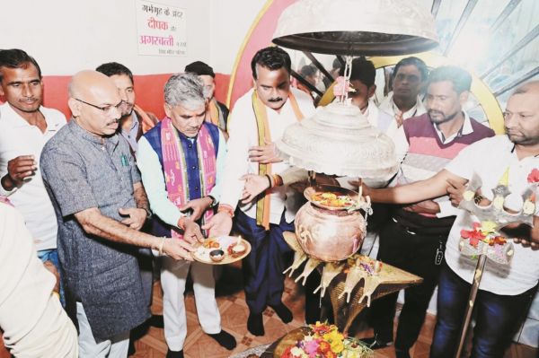 उतार-चढ़ाव के बावजूद भगवान सोमनाथ का मंदिर आज भी अपनी भव्यता और गौरव  के साथ अढिग खड़ा है - सुरेंद्र कौशिक