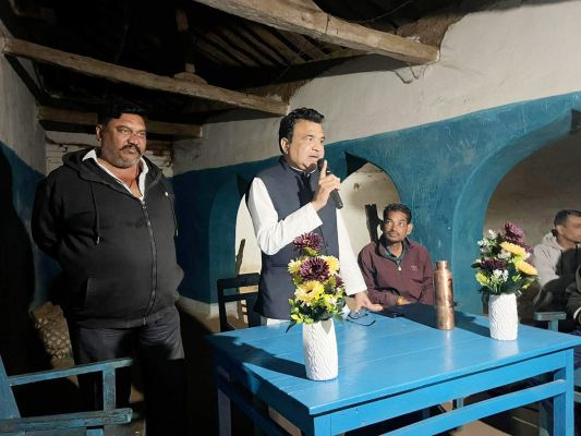 खल्लारी विधायक ने लोगों को मनरेगा के प्रति किया जागरूक