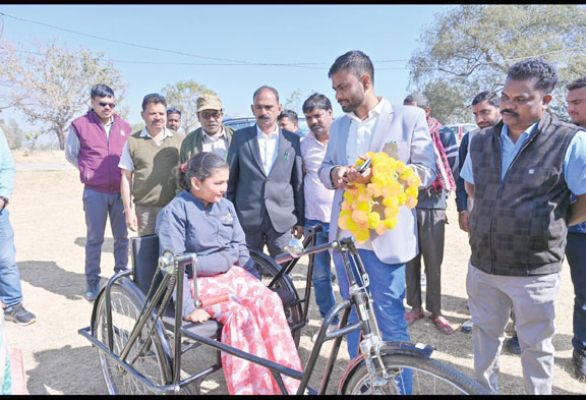 सीतापुर विधायक रामकुमार टोप्पो ने लगाई चौपाल
