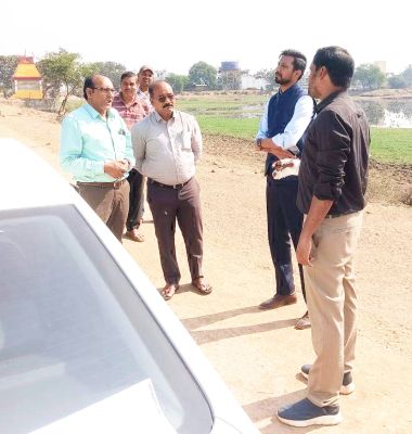 साइबेरियन पक्षियों के प्राकृतिक आवास का निरीक्षण करने भखारा पहुंचे कलेक्टर