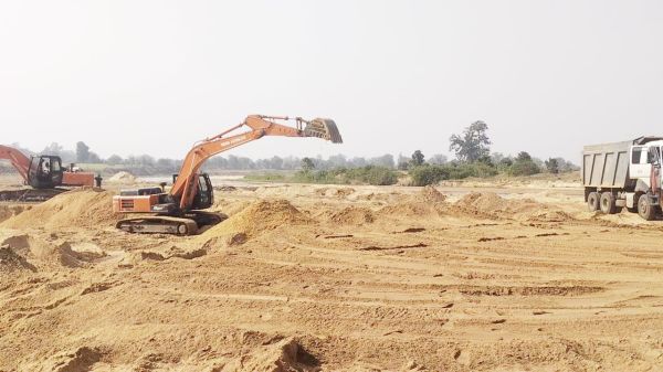 हरचोका रेतघाट रॉयल्टी प्रकरण: नोटिस-जांच के बाद सरपंच ने 14 लाख जमा किए