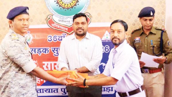 वाहन चालकों को सारथी सम्मान