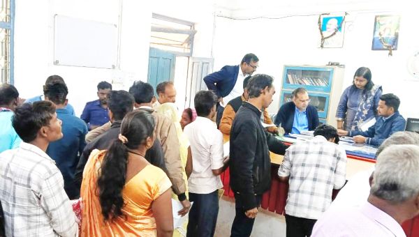 एसआईआर: प्रेक्षक की राजनीतिक दलों के साथ बैठक, दावा-आपत्तियों की सुनवाई का जायजा