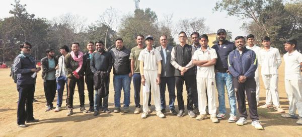 गुरुकुल क्रिकेट अकादमी अंडर-16 ड्यूस बॉल क्रिकेट शुरू