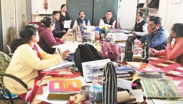 डीएमसी की टीम ने किया वनांचल क्षेत्रों की शालाओं का दौरा