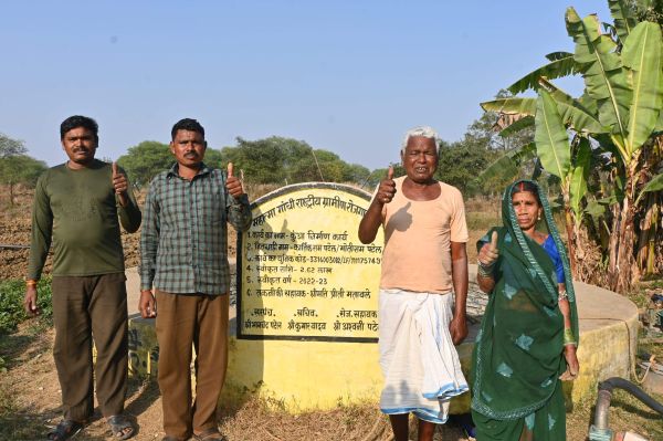 मनरेगा के तहत बना कुआं,  किसान कार्तिक राम को मिली आत्मनिर्भरता