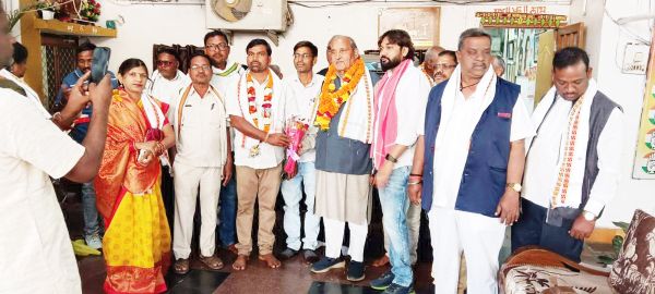 गिरधारी पुन: ब्लॉक कांग्रेस नवापारा ग्रामीण अध्यक्ष