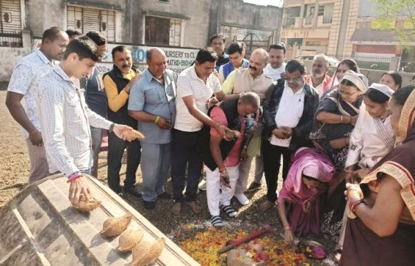 ठक्कर बापा में डिस्ट्रीब्युशन पाईप लाईन के साथ 2000 किलोलीटर टंकी बनेगी