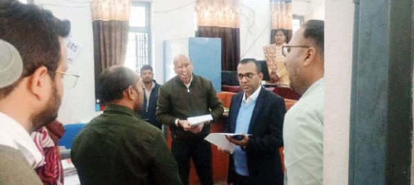 कलेक्टर पहुंचे उदयपुर, राजस्व प्रकरणों व शिक्षा व्यवस्था की समीक्षा