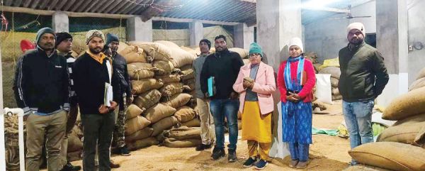 धान भंडारण की जांच, राइस मिल और गोदाम सील