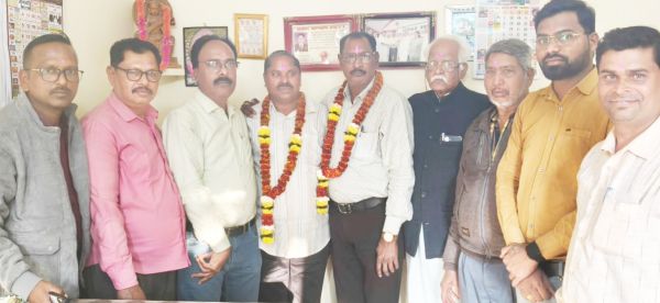 कुरुद प्रेस क्लब के मूलचंद अध्यक्ष,  धनसिंह बने महासचिव