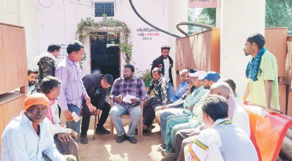 ट्रिपल इंजन की सरकार साबित हो रही खाली डिब्बा-पिल्ले