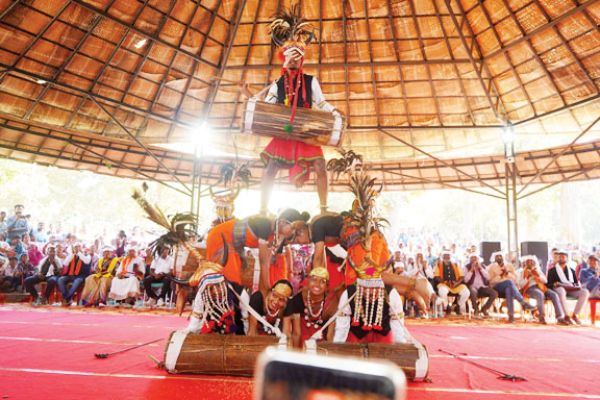 बस्तर पंडुम: लोहांडीगुड़ा और जगदलपुर ब्लॉक में विकासखंड स्तरीय प्रतियोगिताएं