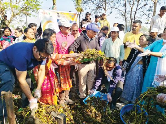 दलपत सागर में चला स्वच्छता अभियान