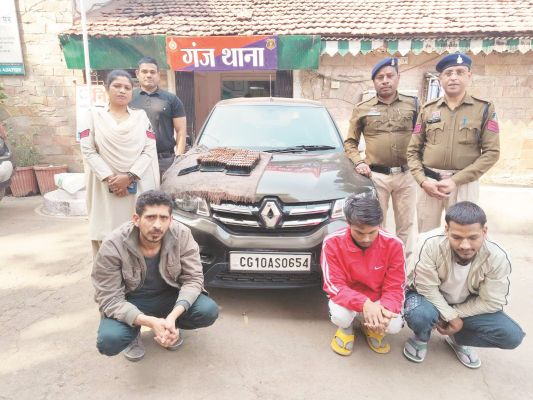 3000 नशीले टैबलेट के साथ तीन गिरफ्तार