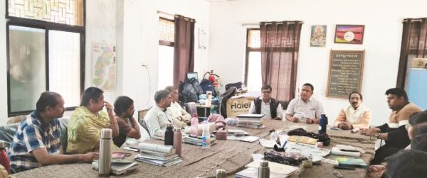 बोर्ड परीक्षा के परिणाम सुधारने अफसरों ने किया दौरा