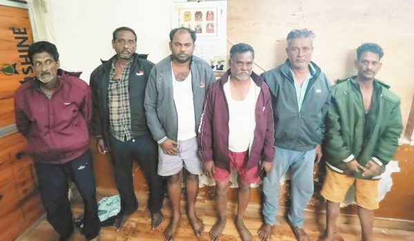 कार का कांच तोड़ 13 लाख पार करने वाला त्रिची गिरोह पकड़ाया