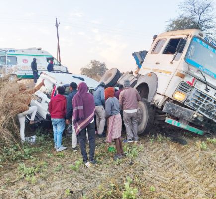 स्कॉर्पियो और टे्रलर की भिड़ंत, 6 जख्मी