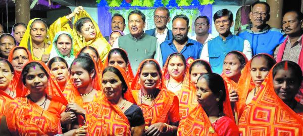 सेमरा में महिला कमांडो का सम्मान