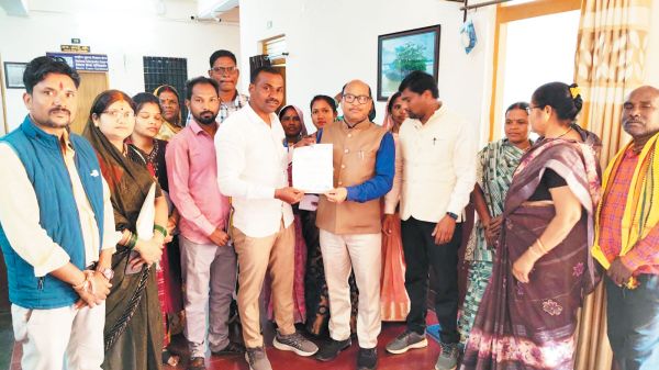 जनप्रतिनिधियों ने किया जनपद सामान्य सभा का बहिष्कार