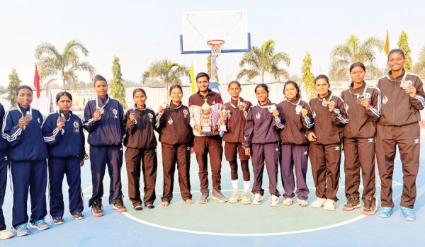 ईस्ट जोन इंटर यूनिवर्सिटी महिला बास्केटबॉल में सरगुजा की बेटियों का शानदार प्रदर्शन, तृतीय स्थान हासिल