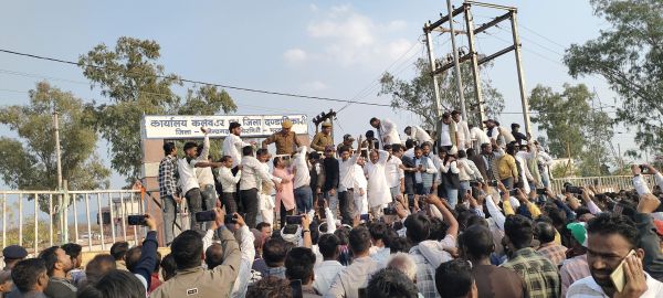 भाजपा सरकार की जनविरोधी नीतियों के  खिलाफ कांग्रेस की सभा, कलेक्टोरेट घेराव