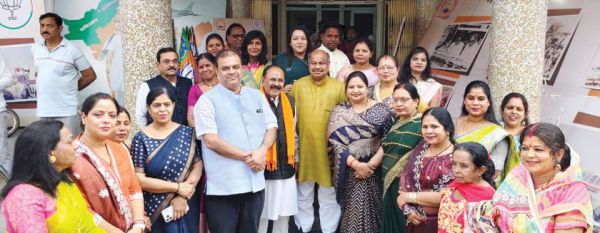 नबीन को ताज, एकात्म परिसर में जश्न