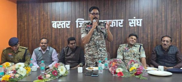 सड़क पर मलबा फैलाना और नाली जाम करना पड़ा भारी