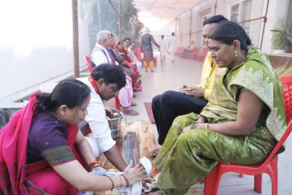 विधायक निवास में ब्राह्मण भोज