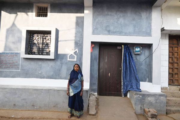 पीएम आवास योजना से संवरी कसियारा की साधो बाई की गृहस्थी